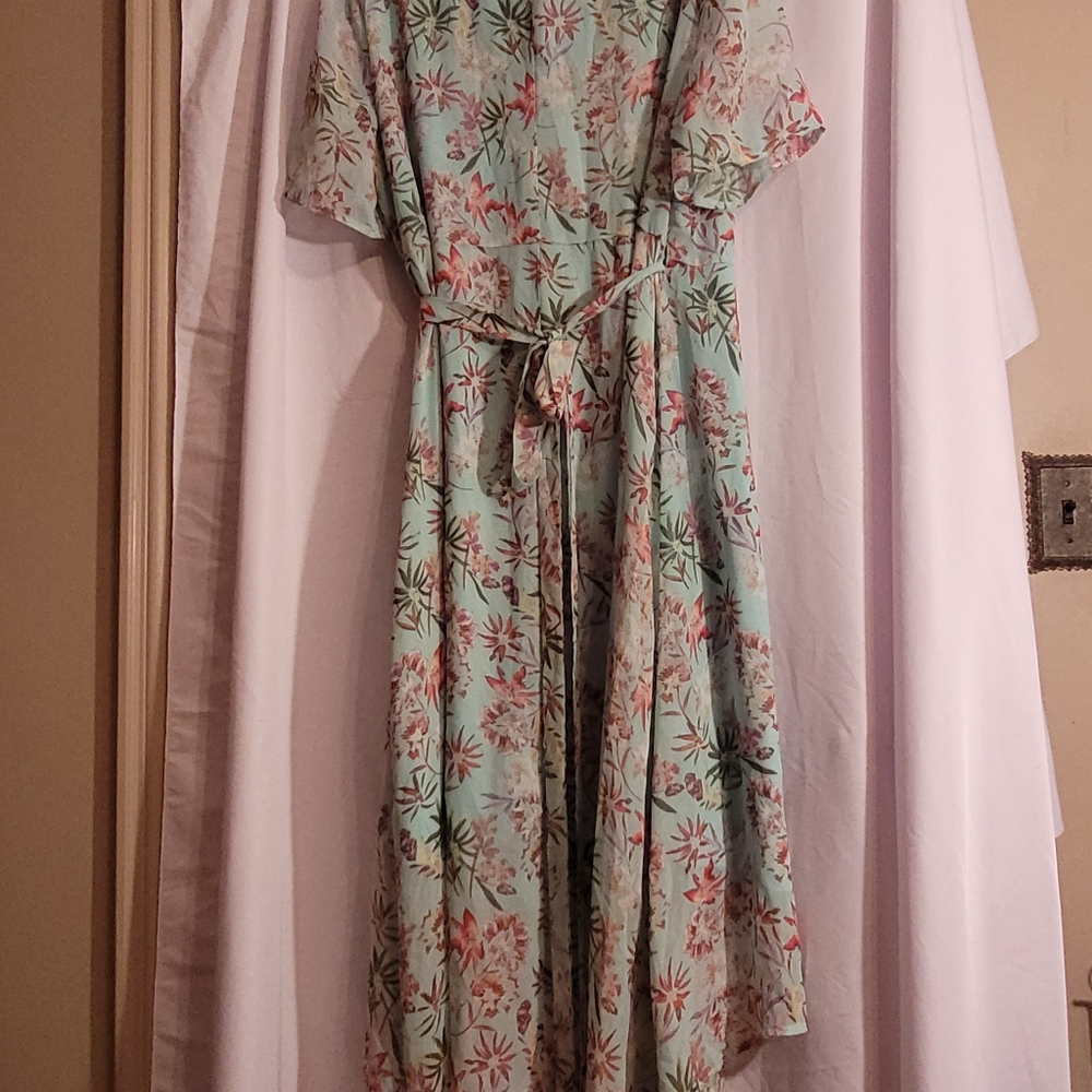 Dress - Picture 7 of 8